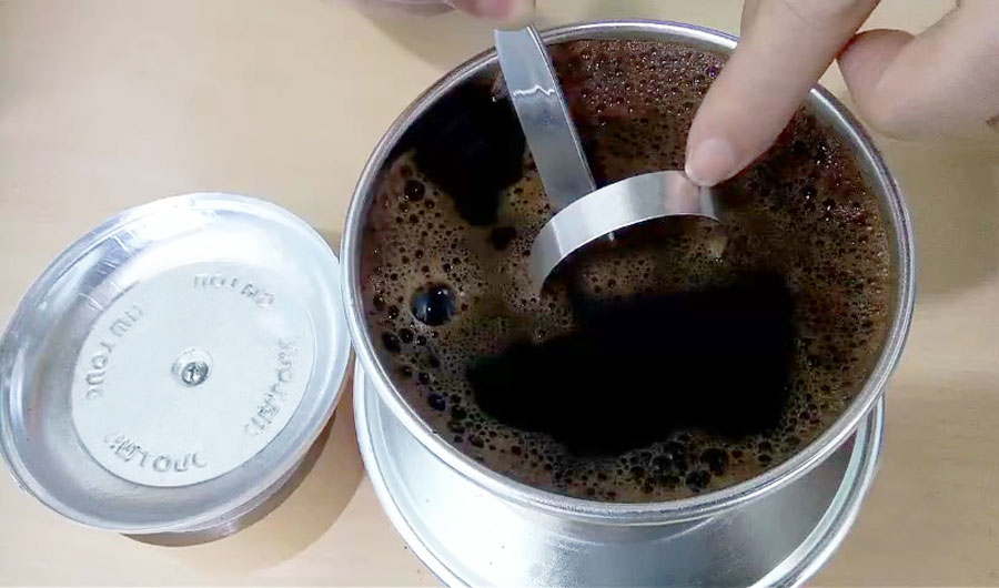 Cách làm cà phê bọt biển bằng cà phê phin
