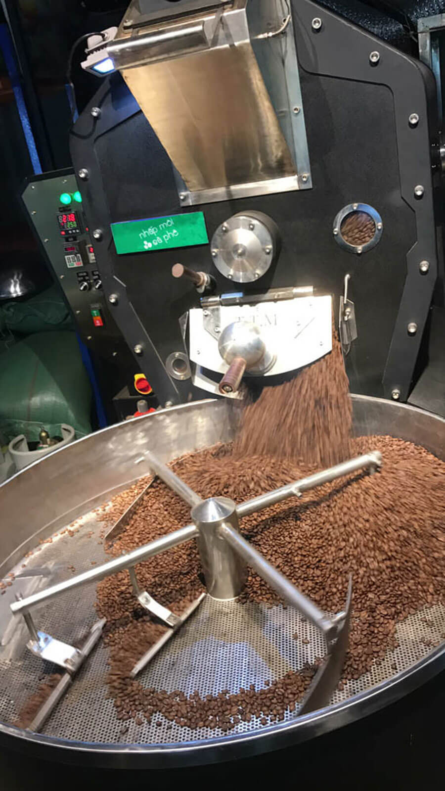 quy trình caphe hạt rang nguyên chất tại nhấp môi cafe